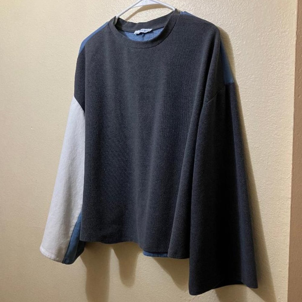Zara Trafaluc Women's Gray Color Block Wide Sleeve Sweatshirt Size Medium